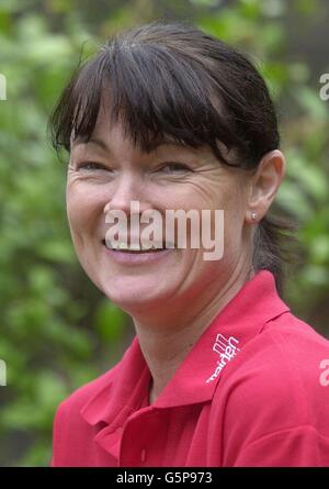 Tracy Edwards MBE, Sailing Director of the Maiden Two crew. *22/04/04: Yachtswoman Tracy Edwards who was starting a driving ban after being caught at double the alcohol limit while coming home from a charity function.The 41-year-old mother, who skippered the first female crew to sail around the world in the 1990 Whitbread Challenge, admitted having a couple of glasses of wine and some champagne at a luncheon last August.She said she had been trying to answer her mobile phone but when tested she showed 78mg of alcohol in 100mg of breath. The legal limit is 35mg. 06/09/04: Tracy Edwards who is Stock Photo