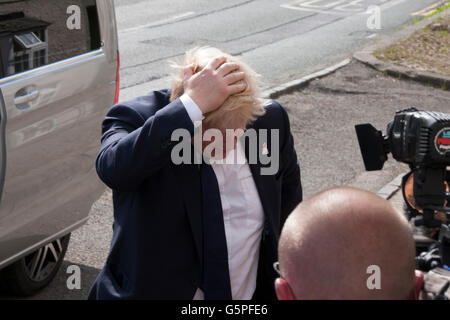 Piercebridge, Darlington, UK. 22nd June, 2016.  Boris Johnson visits the George Hotel on his 'Leave' campaign trail.David Dixon/Alamy Live News Stock Photo