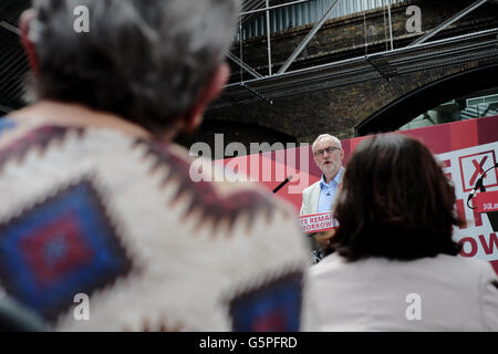 London, UK. 22nd June, 2016. Labour leader Jeremy Cobyn MP, along with London Mayor Sadiq Khan address a crowd of Labour members to rally support  for the IN campaign Credit:  Jay Shaw-Baker/Alamy Live News Stock Photo