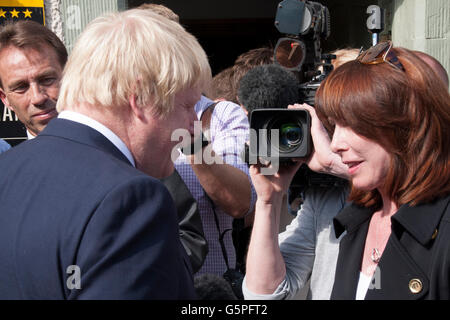 Piercebridge, Darlington, UK. 22nd June, 2016.  Boris Johnson visits the George Hotel on his 'Leave' campaign trail and is interviewed by Kay Burley from Sky News outside the pub..David Dixon/Alamy Live News Stock Photo