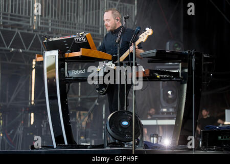 Manchester, Tennessee, USA. 10th June, 2016. IAIN COOK of Chvrches performs live at Great Stage Park during Bonnaroo Music and Arts Festival in Manchester, Tennessee © Daniel DeSlover/ZUMA Wire/Alamy Live News Stock Photo