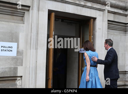 London, UK. 23rd June, 2016. David Cameron and his wife Samantha arrive at the Central Methodist Hall polling station to cast their votes for the EU Referendum in London. 23rd June, 2016. Britain's Prime Minister, David Cameron and his wife Samantha arrive at the Central Methodist Hall polling station to cast their votes for the EU Referendum in London, UK. 23rd June, 2016. on June 23, 2016. Millions of Britons will vote to stay in or leave the European Union (EU) on Thursday as polling stations across the country opened to the public in the morning. Credit:  Han Yan/Xinhua/Alamy Live News Stock Photo