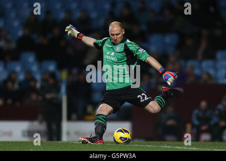 Soccer - Barclays Premier League - Aston Villa v Tottenham Hotspur - Villa Park. Bradley Guzan, Aston Villa goalkeeper Stock Photo