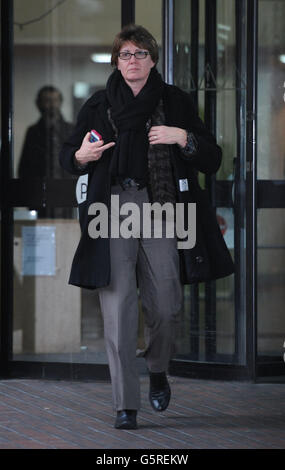 Detective Chief Inspector April Casburn leaves Southwark Crown Court, London, after being found guilty of trying to sell information to the News of the World. Stock Photo