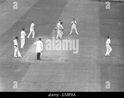 Cricket - England v India - 1st Test - Day Three - Headingley, Leeds Stock Photo