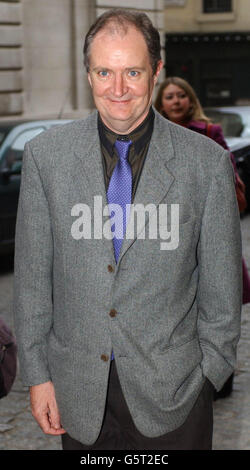 Oscar winning actor Jim Broadbent arriving at the premiere of the BBC TV drama 'The Gathering Storm' at the Curzon Mayfair cinema. The drama based on the pre war life of Winston Churchill will be shown on the BBC in June 2002. Stock Photo