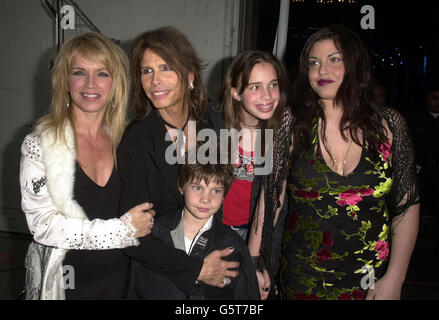 Stephen Tyler and Aerosmith perform at Trump Taj Mahal Hotel & Casino in  Atlantic City, New Jersey on August 8, 2004. (UPI Photo/Laura Cavanaugh  Stock Photo - Alamy