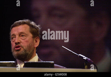 Home Secretary David Blunkett makes his speech at the Police Federation Conference in Bournemouth. Stock Photo