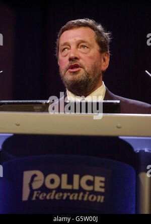 Home Secretary David Blunkett makes his speech at the Police Federation Conference in Bournemouth. Stock Photo