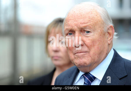 Former TV presenter Stuart Hall reads a statement outside Preston Magistrates Court. Stock Photo