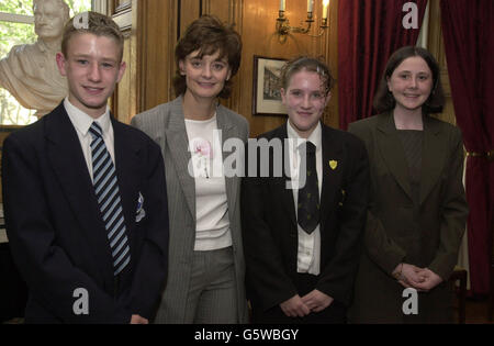 Cherie Blair, wife of Britain's Prime Minister Tony Blair, meets (from left) Lee Hunt, Tammy Faccini and Elizabeth Kent from Harlow at Downing Street, London, for the monthly tea party. Stock Photo