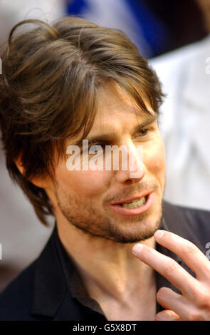 US actor Tom Cruise arrives for the premiere of his latest film 'Minority Report' at the Ziegfield theatre in New York City. Stock Photo