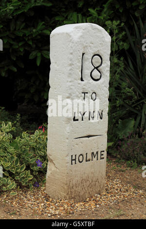 Milestone, Holme to Kings Lynn, Norfolk, old English Turnpike road roads milestones, 18 miles to Lynn, England UK Stock Photo