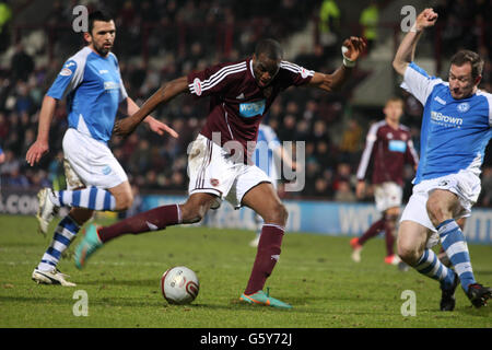 Soccer - Clydesdale Bank Premier League - Heart of Midlothian v St Johnstone - Tynecastle Stadium. Hearts Michael Ngoo (centre) in action during the Clydesdale Bank Premier League match at the Tynecastle Stadium, Edinburgh. Stock Photo