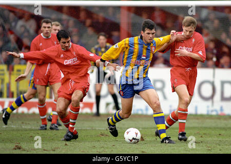 FA Cup 5th Round Soccer Swindon Town v Southampton. Southampton's Neil Shipperley holds off Swindon Town defender Paul Bodin Stock Photo