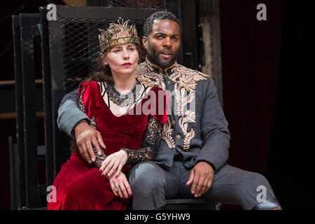 London, UK. 22 June 2016. Pictured: Ray Fearon (Macbeth) and Tara Fitzgerald (Lady Macbeth). The Globe Theatre presents Macbeth directed by Iqbal Khan. Shows run from 18 June to 1 October 2016. With Ray Fearon as Macbeth and Tara Fitzgerald as Lady Macbeth. Stock Photo