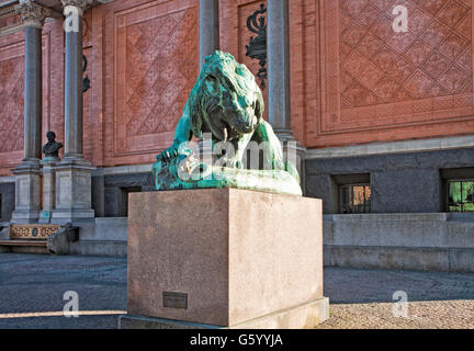 Copenhagen, Denmark, Ny Carlsberg Glyptotek facade with bronze of lion fighting a snake Stock Photo