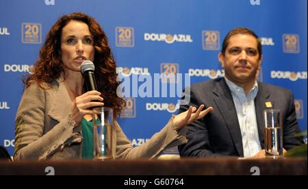 Andie MacDowell and DouroAzul CEO Mario Ferreira during a press conference at the DouroAzul Headquarters in Porto, Portugal. The Hollywood actress is in Porto to christen the 'Amavida', a new ship in the DouroAzul fleet. Stock Photo