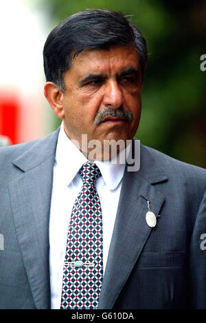 July Racecourse Newmarket, Suffolk Horse racing owner Mr Hamdan Al Maktoum . Stock Photo