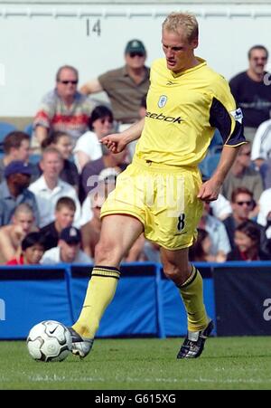 Bolton Wanderers Per Frandsen in action during the FA Premiership match against Fulham at Loftus Road, London. Stock Photo