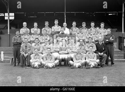 Nottingham Forest squad 1954-55: (back row, l-r) Bill Whare, James Clarke, Jack Burkitt, Bob McKinlay, Masseur R Davies, Ron Blackman, F Barclay, Alan Orr, P Foster (second row, l-r) Trainer F Knight, Tom Martin, Horace Gager, Geoff Thomas, Harry Walker, Bill Farmer, D Brown, Peter Lay, Jack Hutchinson, Keith Turner, Trainer Tommy Graham (third row, l-r) Chairman Jack Brentnall, Tommy Wilson, Sid Thompson, Hugh McLaren, Arthur Lemon, Wally Ardron, Noel Kelly, Alan Moore, Manager Billy Walker (front row, l-r) Freddy Scott, Roy Banham, John French, R Gerrard Stock Photo