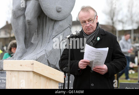 32 County Sovereignty Movement Chairman Francis Mackey speaks as members gather for their Easter commemoration at the City Cemetery in Derry. Stock Photo