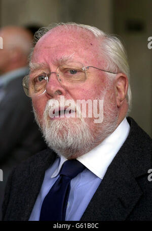 Lord Richard Attenborough arrives at St Martin-In-The-Fields in central London, for the memorial service for actor John Thaw. Around 800 people gathered to remember the actor most famous for playing Inspector Morse, who died in 2001. Stock Photo