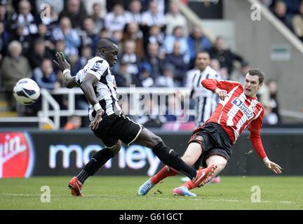 Sunderland's Adam Johnson scores his side's second goal of the game Stock Photo