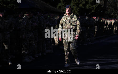 Troops from 21 Engineer Regiment prepare to march to Ripon Cathedral, North Yorkshire after returning home from Afghanistan. Stock Photo