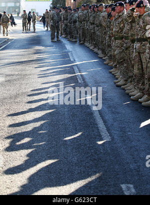 Troops from 21 Engineer Regiment prepare to march to Ripon Cathedral, North Yorkshire after returning home from Afghanistan. Stock Photo