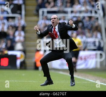 Soccer - Barclays Premier League - Newcastle United v Sunderland - St James' Park. Sunderland manager Paolo Di Canio celebrates after Stephane Sessegnon scores his side's first goal of the game Stock Photo