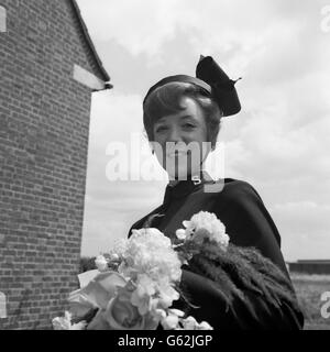 Religion - Salvation Army - Peter Dalziel and Sylvia Gair Wedding - St Edward's Parish Church - Surrey Stock Photo