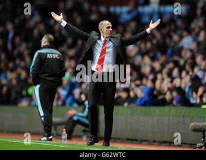 Soccer - Barclays Premier League - Aston Villa v Sunderland - Villa Park. Sunderland manager Paolo Di Canio celebrates after Danny Rose scores his side's first goal of the game Stock Photo