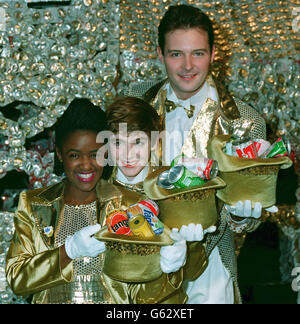 Presenters Diane-Louise Jordan, Yvette Fielding and John Leslie unveiling details of the 1991 Blue Peter Christmas Appeal. Stock Photo