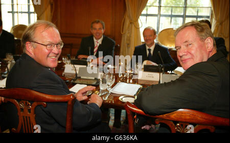 Swedish premier Goran Persson (L) and premier of Finland Paavo Lipponen (R) attend a a summit of European socalist party leaders hosted by British Prime Minister Tony Blair in Downing Street. Stock Photo