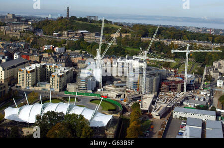 General view of the construction site that will become the new home of the Scottish Parliament near to the Palace of Holyroodhouse in Edinburgh. Stock Photo