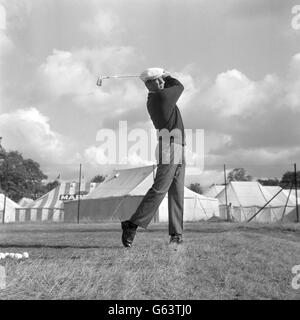 Ken Venturi, a former US Open champion, in practice ahead of representing the United States in the Ryder Cup match against Britain taking place at Royal Birkdale from October 7 to 9 (1965). Venturi will be making his first appearance in the contest. Stock Photo