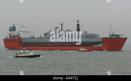 HMS Nottingham Returns Home Stock Photo