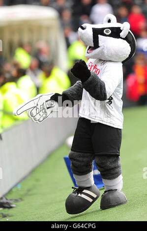 Soccer - Barclays Premier League - Fulham v Liverpool - Craven Cottage. Fulham mascot Billy the Badger Stock Photo