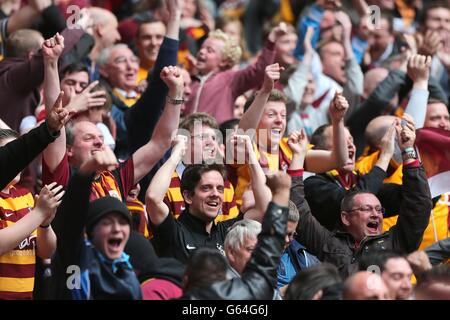 Soccer - npower Football League Two - Play Off - Final - Bradford City v Northampton Town - Wembley Stadium. Bradford City fans celebrate Rory McArdle scoring their second goal of the game Stock Photo