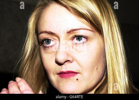 Annie Machon, the girlfriend of former MI5 employee David Shayler prepares to talk to the press outside the Old Bailey in central London, following the sentencing of her boyfriend in which he received a prison sentence of six months. * ... after being found guilty of breaking the Official Secrets Act yesterday. Stock Photo