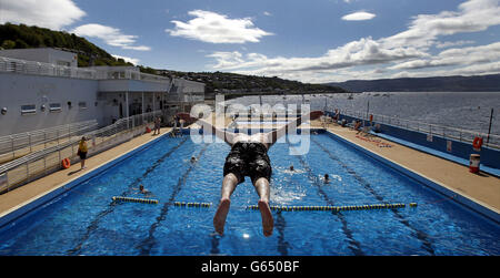 Spring Weather 2013 - Gourock Outdoor Pool - Scotland Stock Photo