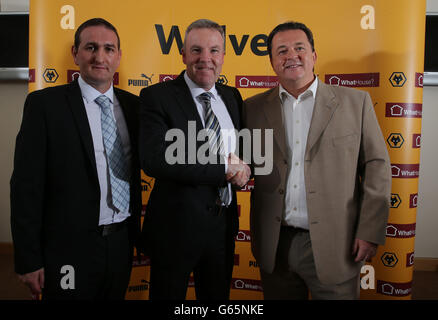 New Wolverhampton Wanderers manager Kenny Jackett with Wolves Chief Executive Jez Moxey (right) and Head of Football Recruitment Kevin Thelwell (left) during the press conference at Compton Training Ground, Wolverhampton. Stock Photo