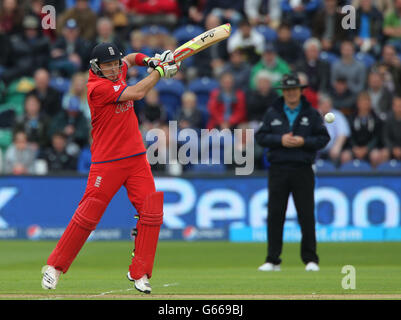 Cricket - ICC Champions Trophy - Group A - England v New Zealand - - SWALEC Stadium Stock Photo