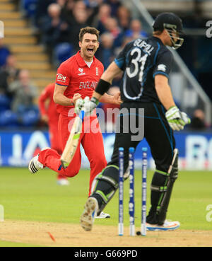 Cricket - ICC Champions Trophy - Group A - England v New Zealand - SWALEC Stadium Stock Photo