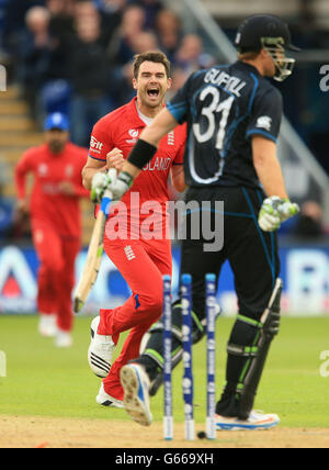 Cricket - ICC Champions Trophy - Group A - England v New Zealand - SWALEC Stadium Stock Photo