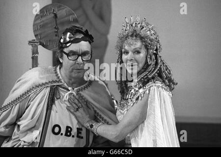 Eric Morecambe is joined by actress Susannah York in a Julius Ceasar sketch for the Morecambe and Wise Christmas Show. Stock Photo