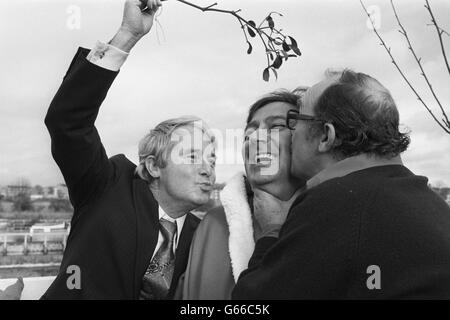 Comedians Ernie Wise (left) and Eric Morecambe, promote their 1979 Christmas show with their guest Des O'Connor. Stock Photo