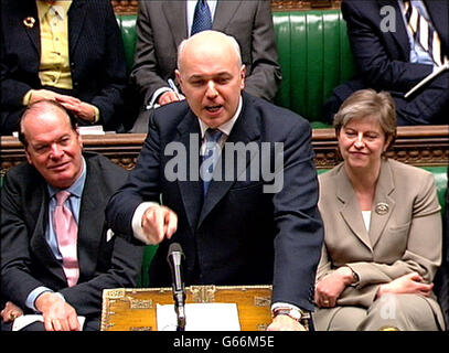 Leader of the Opposition Iain Duncan Smith, talking during Prime Minister's Questions at the House of Commons, London. Stock Photo