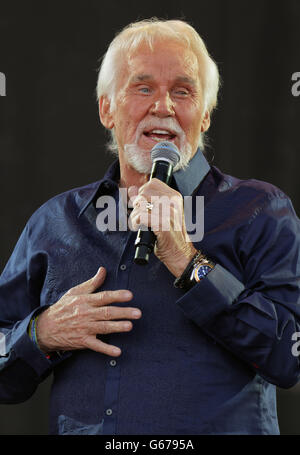 Kenny Rogers performing on the Pyramid Stage at the Glastonbury 2013 Festival of Contemporary Performing Arts at Worthy Farm, Somerset. Stock Photo